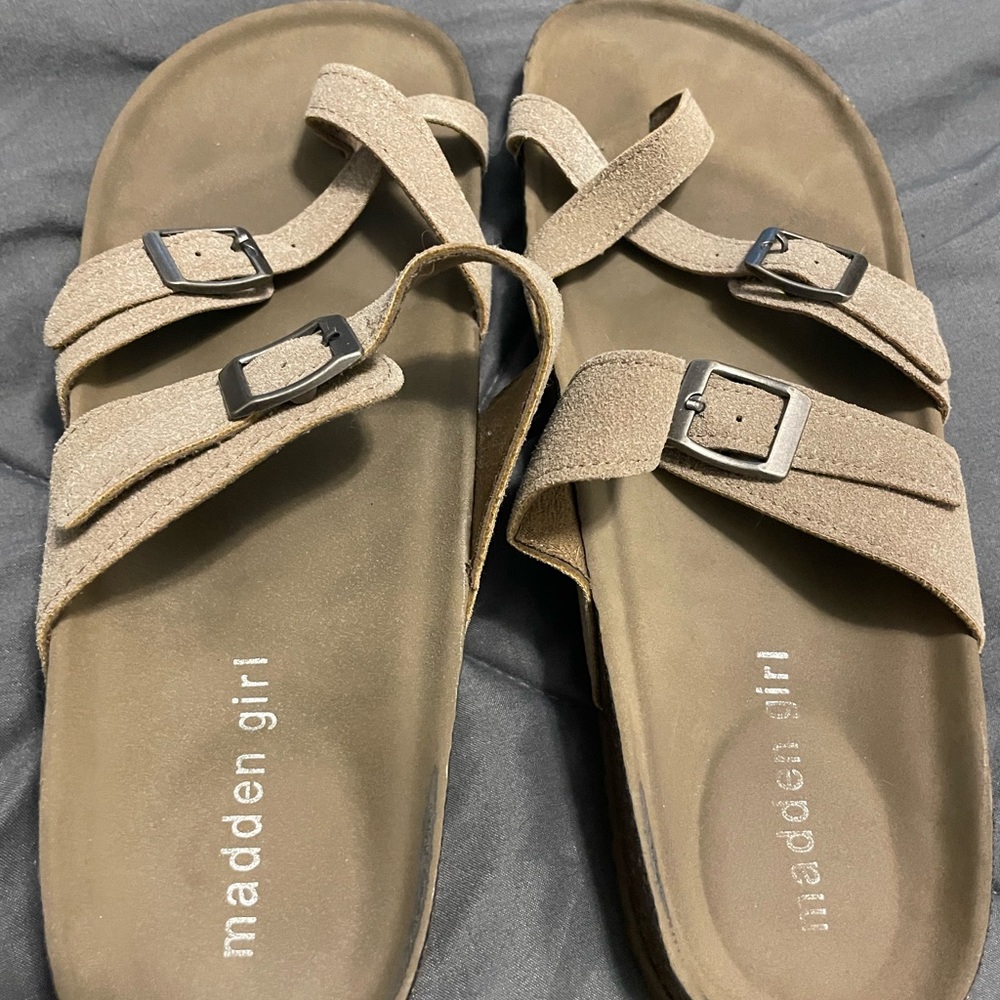 Women’s sandals